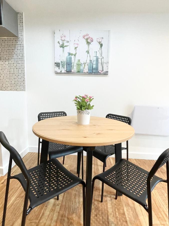 The Works-Fresh 2Bed In Centre, Opposite Arndale. Apartman Manchester Kültér fotó